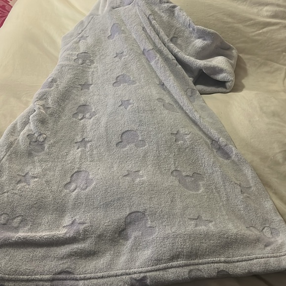 NWT Cuddly Lavender Disney Hooded Sleepshirt w/Front Pocket Pouch - Picture 6 of 6